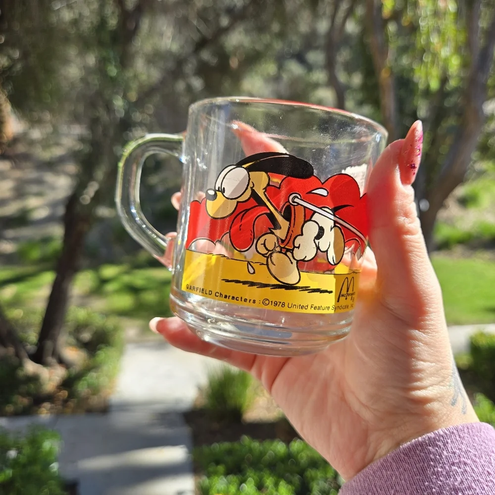 Vtg 1978 McDonald's Garfield & Odie Glass Mugs Cups Set of 2‎ Jim Davis UFS